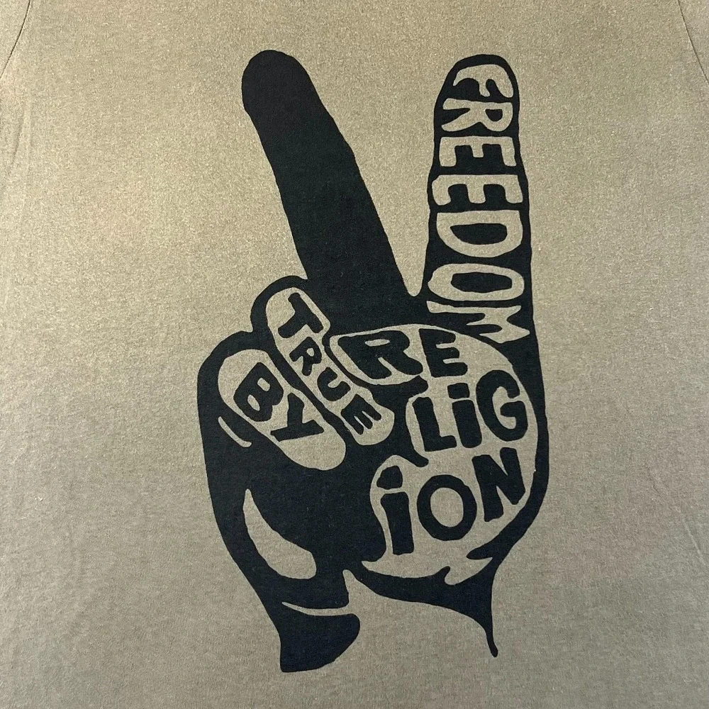 True Religion Graphic T-Shirt Peace Sign FREEDOM Olive‎ Green Men's Size L NWT
